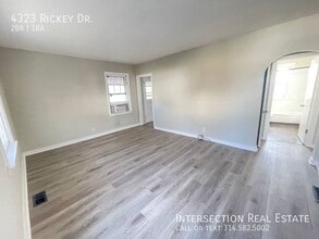 4323 Rickey Dr in St. Louis, MO - Building Photo - Building Photo