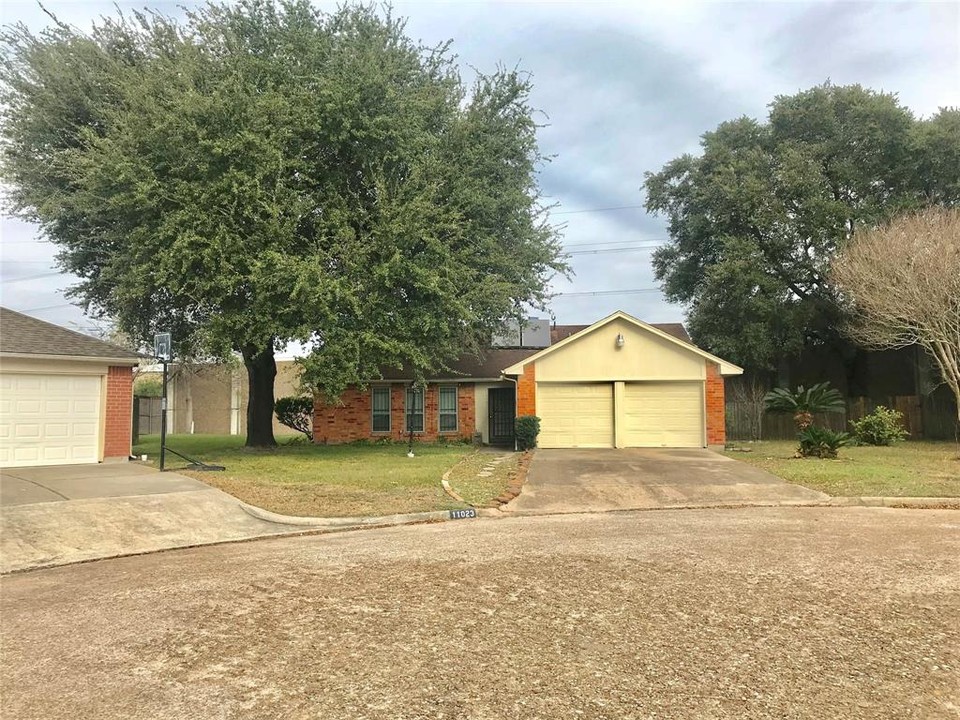 11023 Longtom Ct in Houston, TX - Building Photo