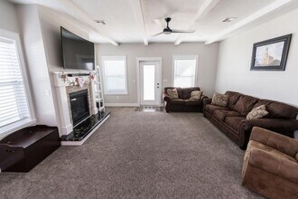 3368 S Kingsbury Dr in Cedar City, UT - Foto de edificio - Building Photo