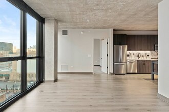 204 N Ada St in Chicago, IL - Building Photo - Building Photo