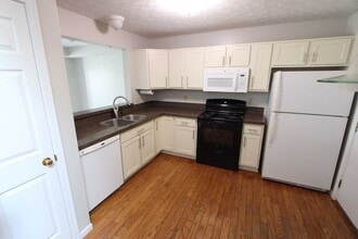 482 Madeira Ct in Cincinnati, OH - Foto de edificio - Building Photo