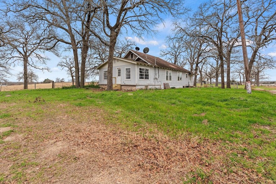 1430 TX-36 in Milano, TX - Building Photo