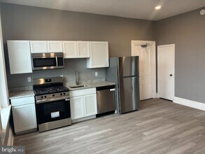 2124 Maryland Ave, Unit 7 in Baltimore, MD - Building Photo - Building Photo