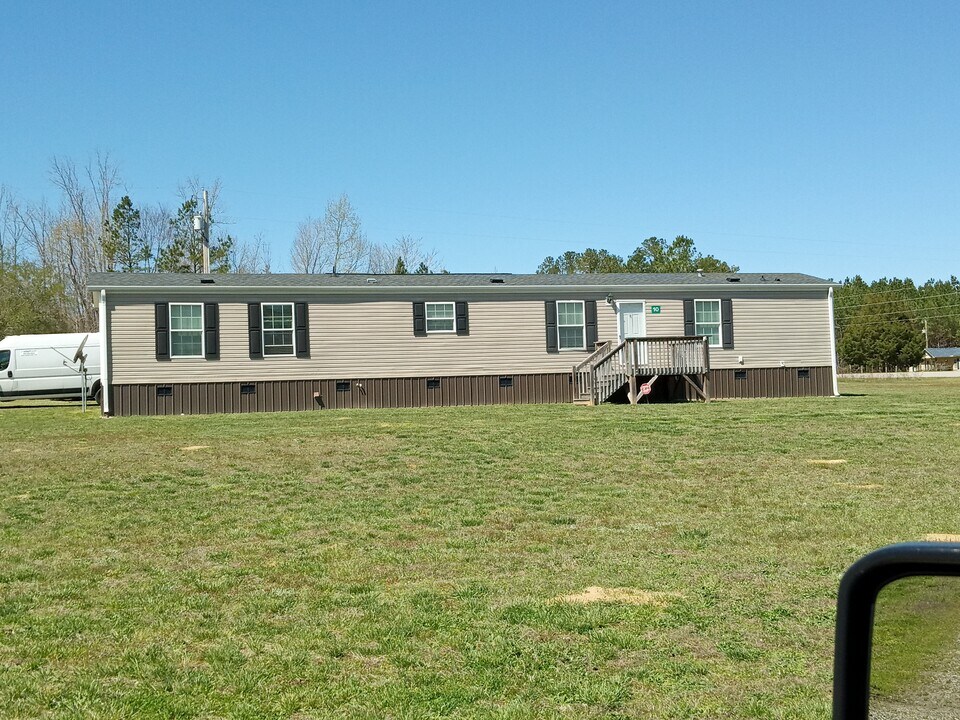 10 Rising Sun Ln in Kittrell, NC - Building Photo