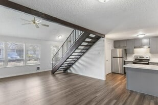 Redondo Ridge in Federal Way, WA - Building Photo