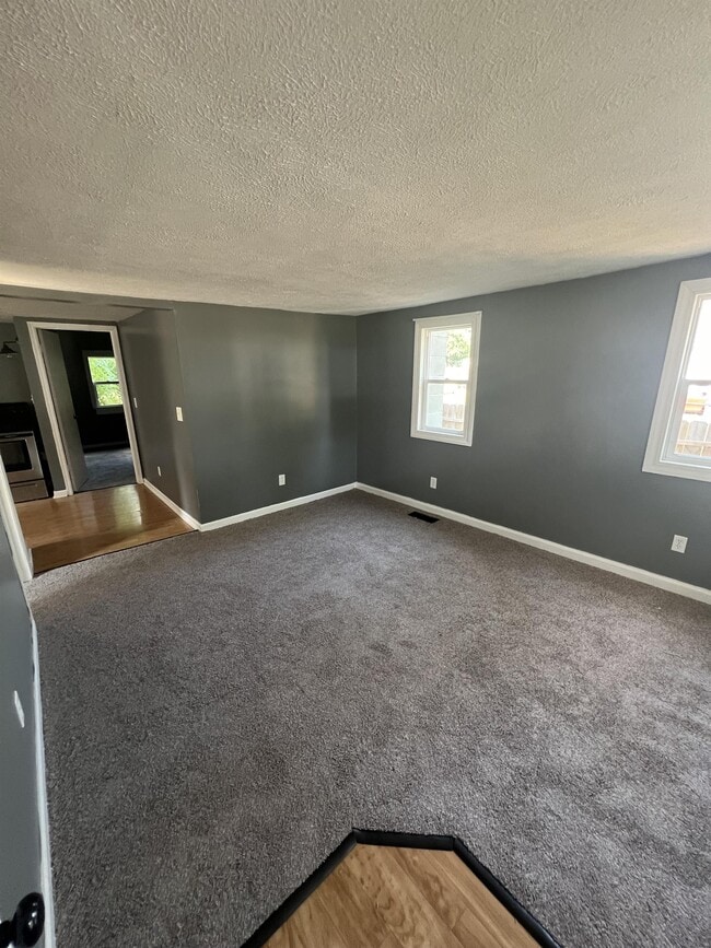 607 Samantha Ave in Lansing, MI - Building Photo - Building Photo