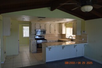 1125 W Tuolumne Rd in Turlock, CA - Building Photo - Building Photo