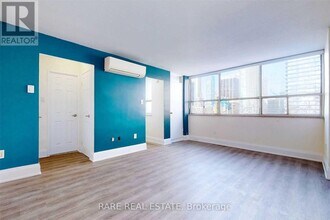 30 Gloucester St in Toronto, ON - Building Photo - Building Photo