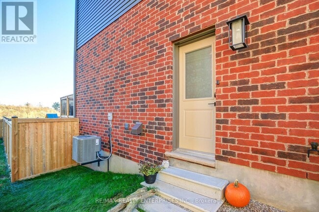 29 Maidens Cres in Collingwood, ON - Building Photo - Building Photo
