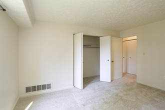 Briarcliff Manor Apartments and Townhomes in Wheeling, WV - Building Photo - Interior Photo