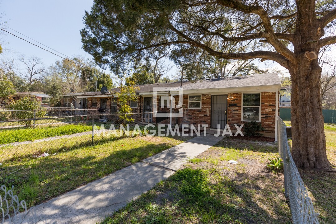 4506 Friden Dr in Jacksonville, FL - Building Photo