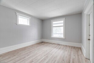 32 Mackay Av in London, ON - Building Photo