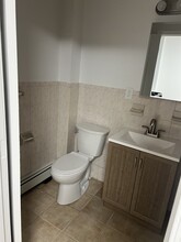 4 Columbus St, Unit 2nd floor right in Bloomfield, NJ - Building Photo - Building Photo