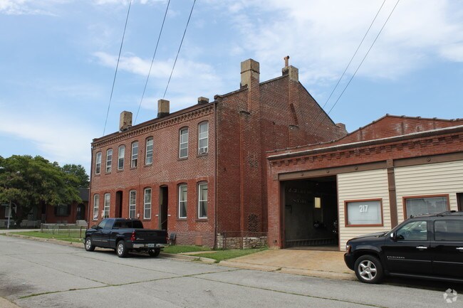 225 Upton St in St. Louis, MO - Building Photo