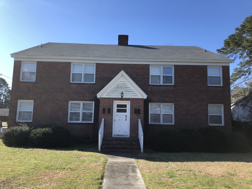 1000 W Lenoir Ave in Kinston, NC - Building Photo