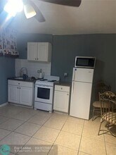 7752 Biltmore Blvd-Unit -BACK in Miramar, FL - Foto de edificio - Building Photo