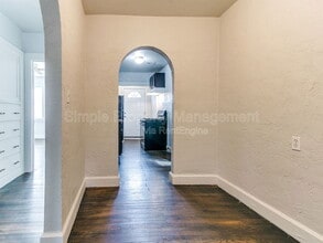 946 East Dr in Oklahoma City, OK - Building Photo - Building Photo