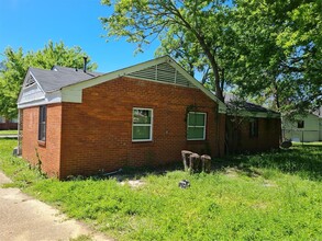 216 Truett Dr in Montgomery, AL - Foto de edificio - Building Photo