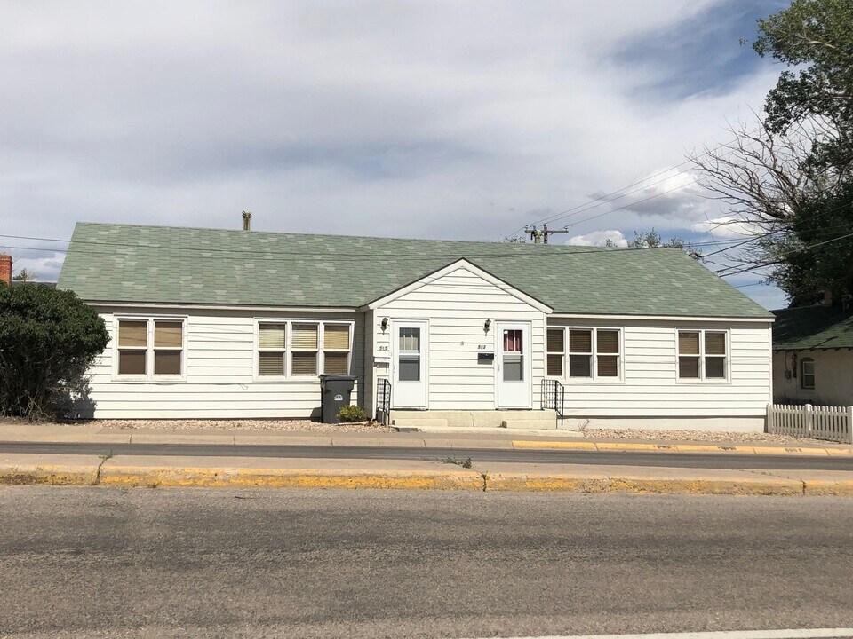 513 3rd St in Rawlins, WY - Building Photo