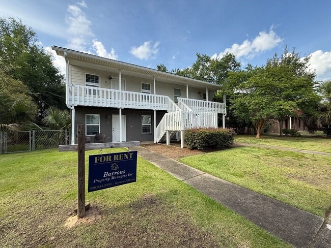 3238 A Redwood Ln