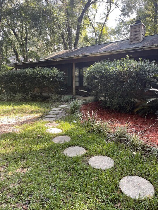 1784 Folkstone Rd in Tallahassee, FL - Building Photo