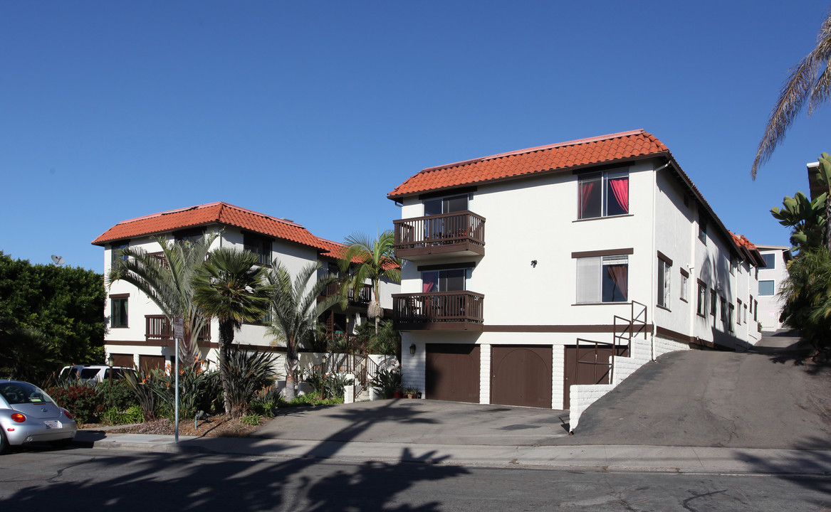 501-517 Stratford Ct in Del Mar, CA - Building Photo