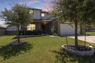 121 Leona River Trl in Hutto, TX - Building Photo - Building Photo
