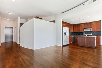 3324 Peachtree St NE-Unit -2207 in Atlanta, GA - Building Photo - Building Photo
