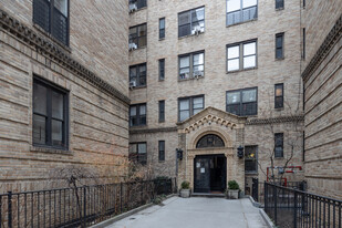 821-827 W 181st St in New York, NY - Foto de edificio - Building Photo