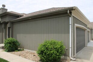 4906 141st Ln in Basehor, KS - Building Photo