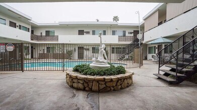 Beverly Arms in Van Nuys, CA - Building Photo - Building Photo