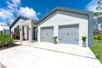 8167 Dittmar St in Port Charlotte, FL - Building Photo - Building Photo