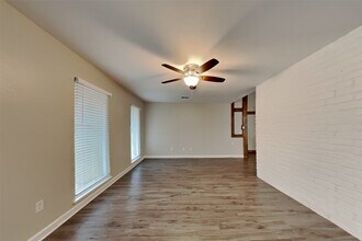 3819 Honey Brook Dr in Houston, TX - Building Photo - Building Photo