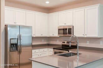 7415 Palm Hills Dr in Jacksonville, FL - Building Photo - Building Photo