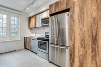 1170 Barclay St in Vancouver, BC - Building Photo - Building Photo