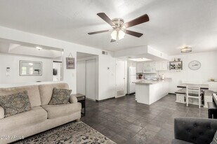 18811 N 19th Ave in Phoenix, AZ - Building Photo