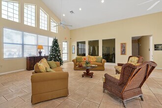 2722 Club Cortile Cir in Kissimmee, FL - Building Photo - Building Photo