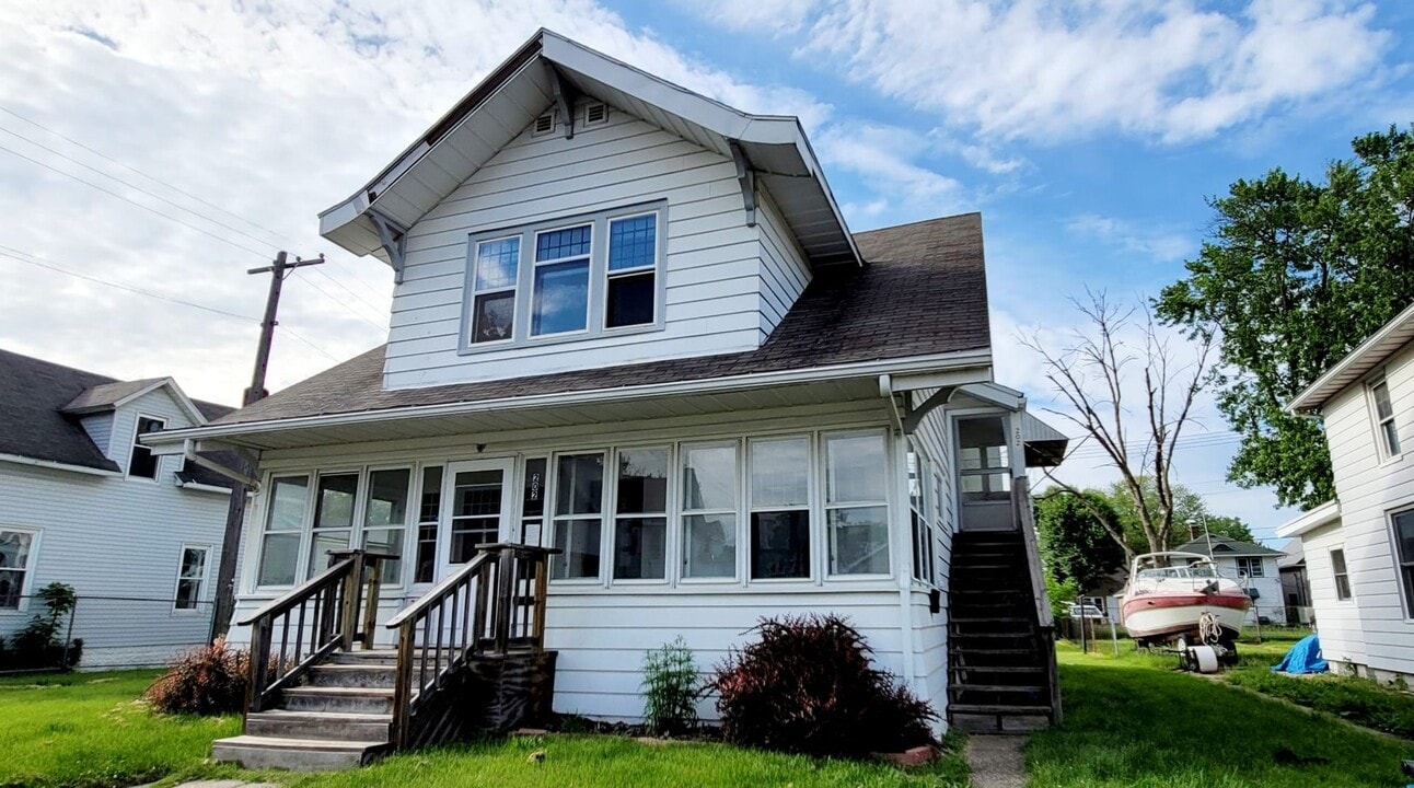 202 E Seventh St in Mishawaka, IN - Building Photo