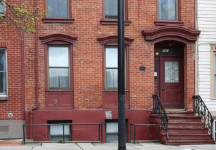 381 Madison Ave in Albany, NY - Building Photo - Building Photo