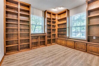 2711 Lincoln Dr in Arlington, TX - Building Photo - Building Photo