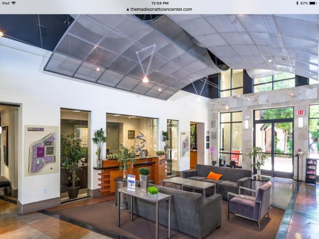 24507 Town Center Dr in Santa Clarita, CA - Building Photo - Building Photo