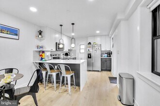 109 Brown St in Philadelphia, PA - Building Photo - Building Photo
