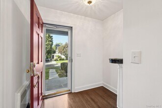 71 Tamarack Rd in Rye Brook, NY - Building Photo - Building Photo