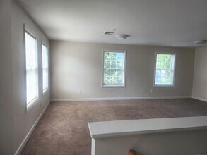10 Rockfield Dr in Stamford, CT - Building Photo - Building Photo