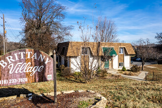 Brittany Village Apartments in St. Joseph, MO - Building Photo - Building Photo