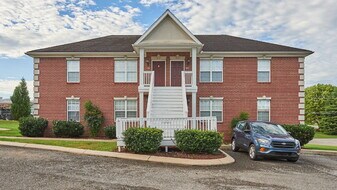 1006 Brooklyn Dr in Springfield, TN - Building Photo