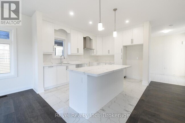 45 Joanne Crescent in Wasaga Beach, ON - Building Photo - Building Photo