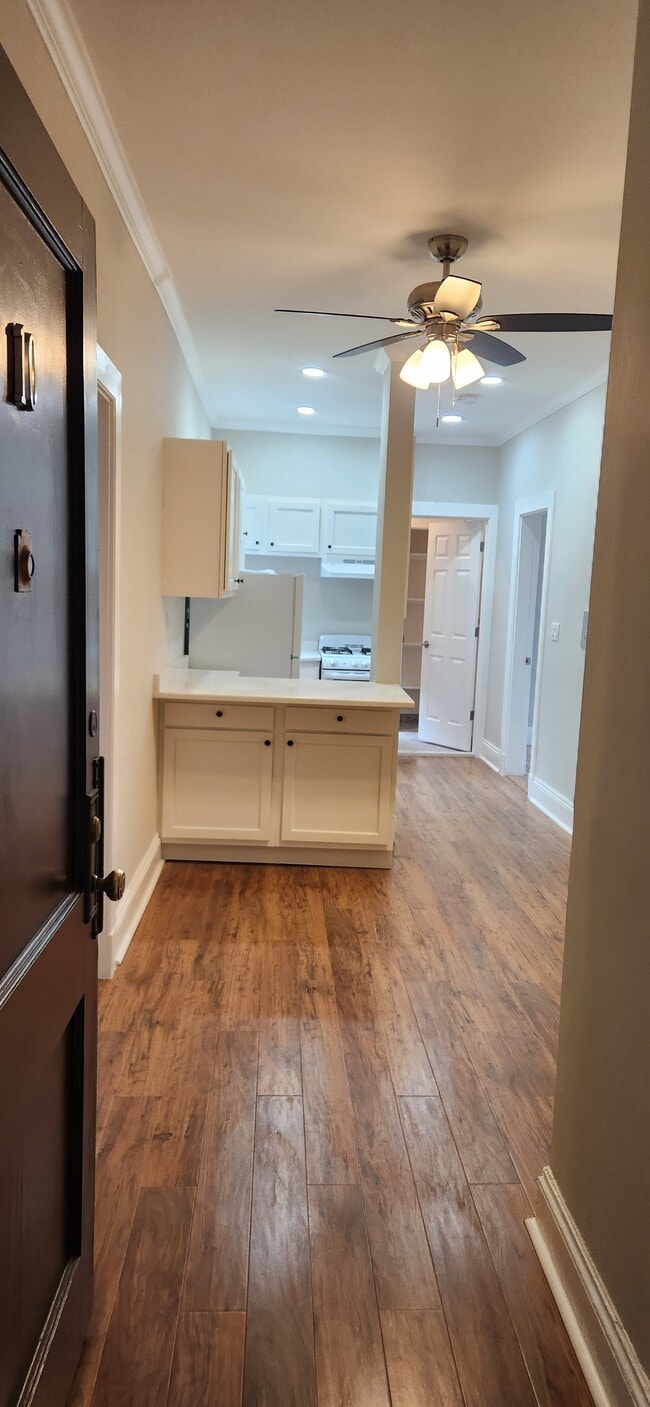 1299 Commonwealth Ave, Unit #10 in Boston, MA - Building Photo - Building Photo
