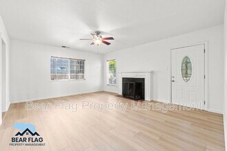 4551 Orinda Way in Sacramento, CA - Building Photo - Building Photo
