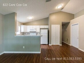 822 Cape Cod Cir in Valrico, FL - Building Photo - Building Photo